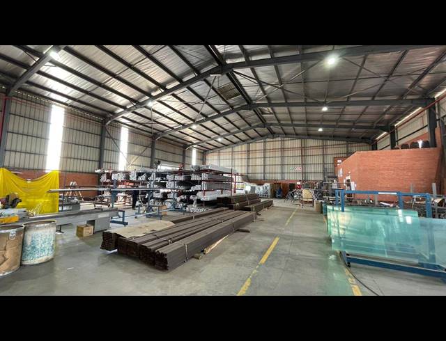 2,051M² WAREHOUSE TO LET IN SUNDERLAND RIDGE